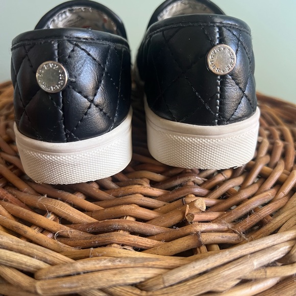 Steve Madden, Zaander Slip-On girls Sneaker black size 1 - Picture 3 of 6